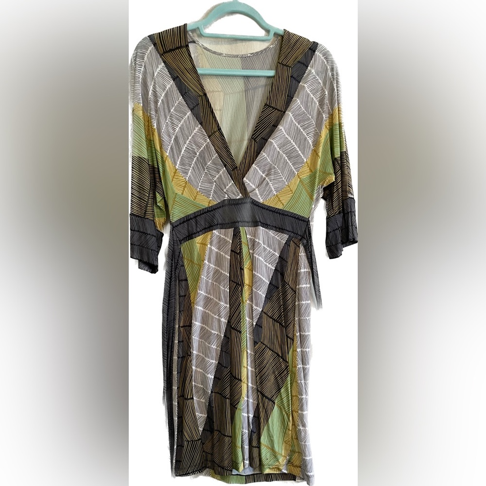 BCBG mini Kimono Dress, size S, green, 3/4 sleeve, wrap.